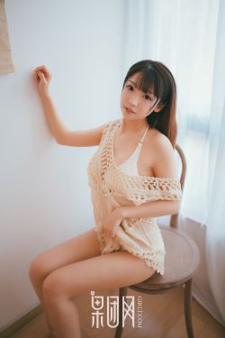 美女和男子在一起那个